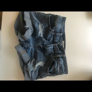 Stretchy denim short shorts